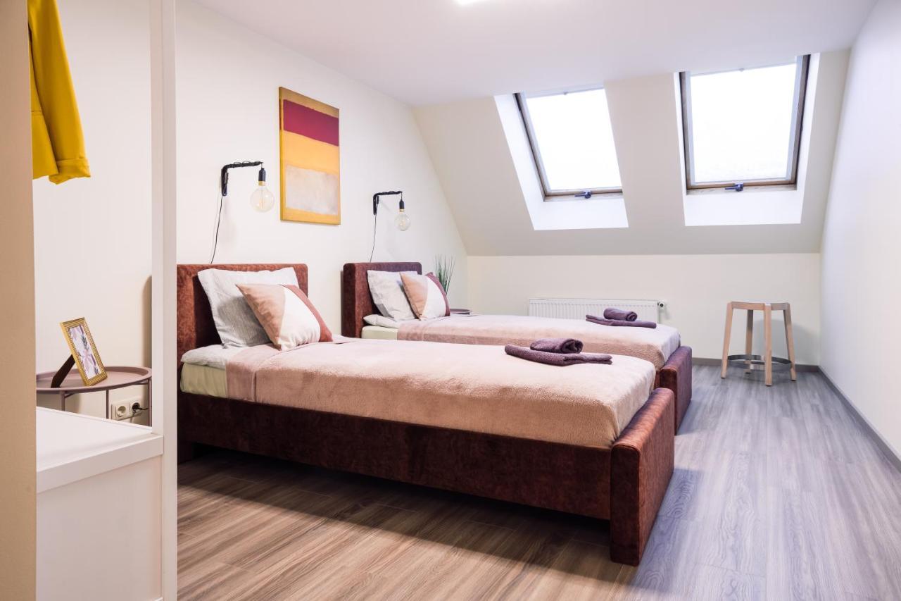 Rothko Apartment/8 Guests/4Bedrooms/Riga Old Town מראה חיצוני תמונה