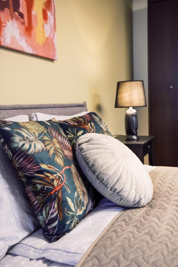 Rothko Apartment/8 Guests/4Bedrooms/Riga Old Town מראה חיצוני תמונה