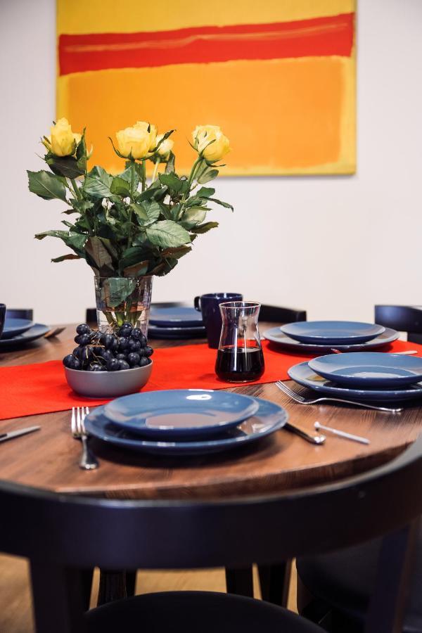 Rothko Apartment/8 Guests/4Bedrooms/Riga Old Town מראה חיצוני תמונה